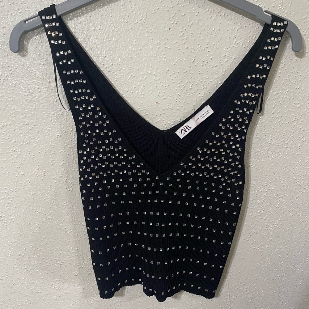 Zara top
Color: Black top bedazzled
Size: Medium